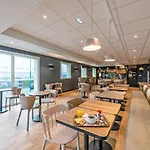 Centre Port De Commerce Hotel 3*