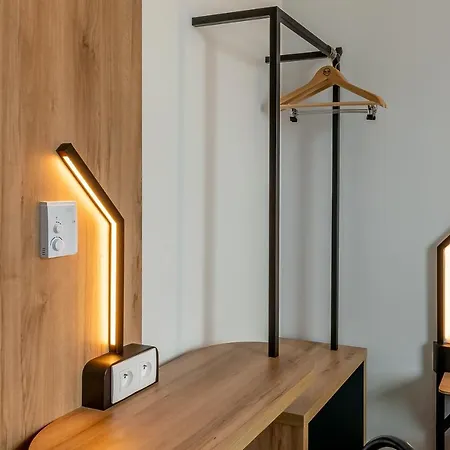 Otel Centre Port De Commerce 3*