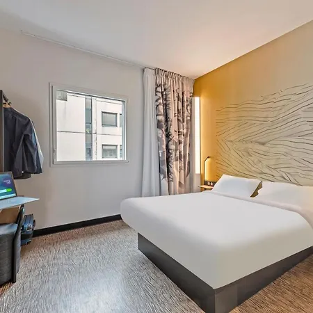 Centre Port De Commerce 3*