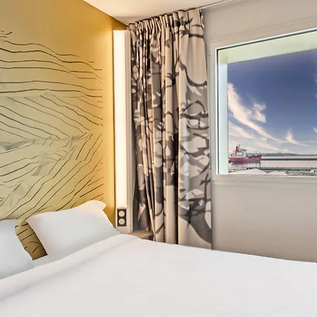 Otel Centre Port De Commerce