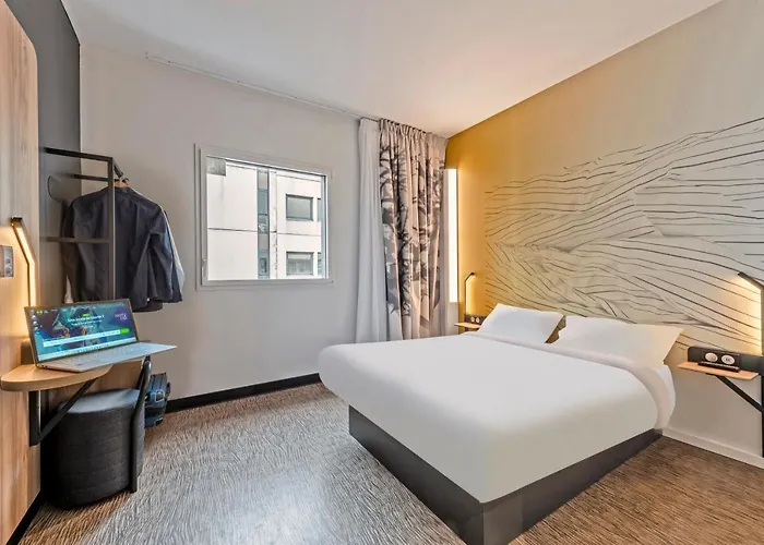 Centre Port De Commerce 3*