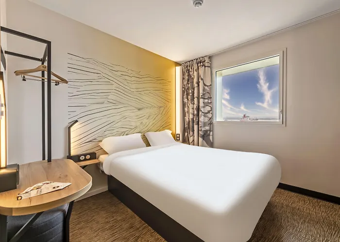 Centre Port De Commerce 3*