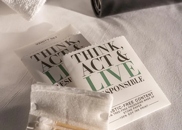 Centre Port De Commerce 3*