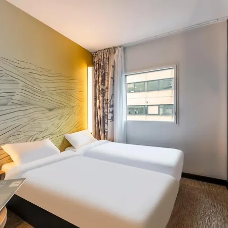 Centre Port De Commerce Hotell 3*