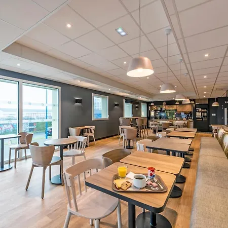 Centre Port De Commerce Hotell 3*