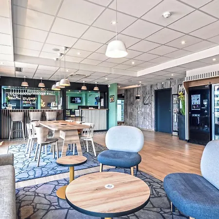 Centre Port De Commerce Hotell