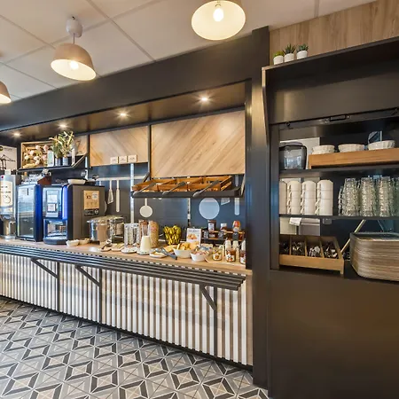 Hotel Centre Port De Commerce 3*