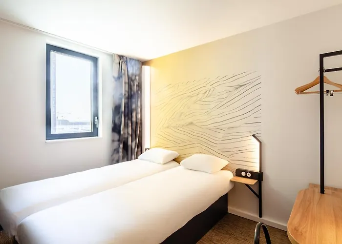 Centre Port De Commerce Otel