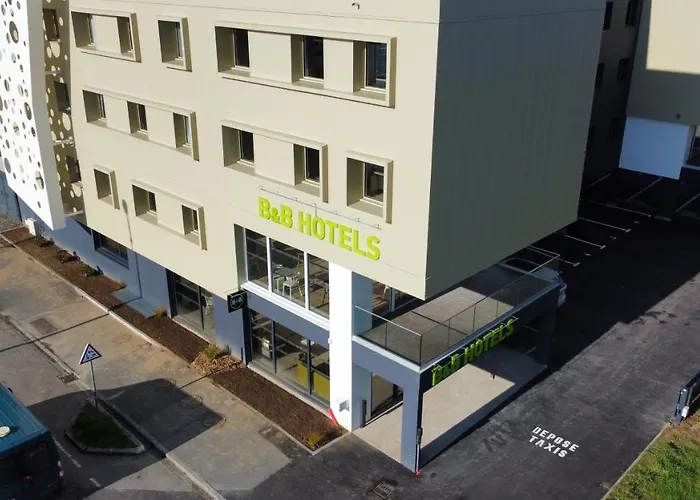 Centre Port De Commerce 3*