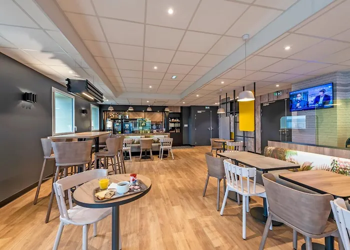 Centre Port De Commerce Otel 3*