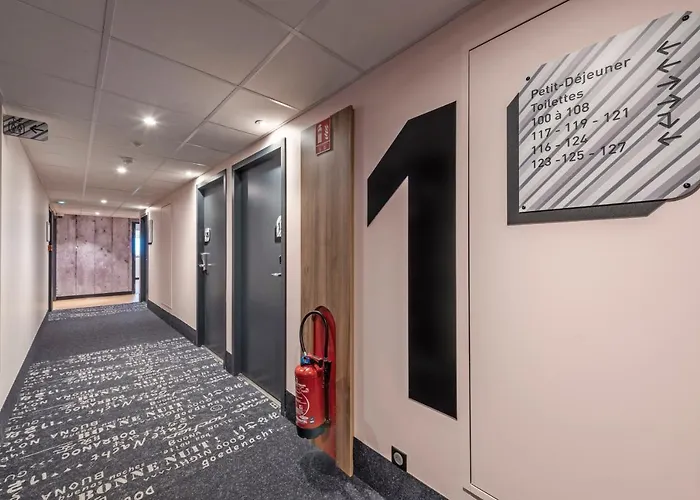 Hotel Centre Port De Commerce