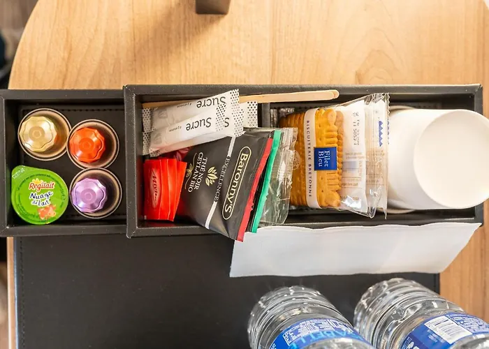 Centre Port De Commerce Hotel