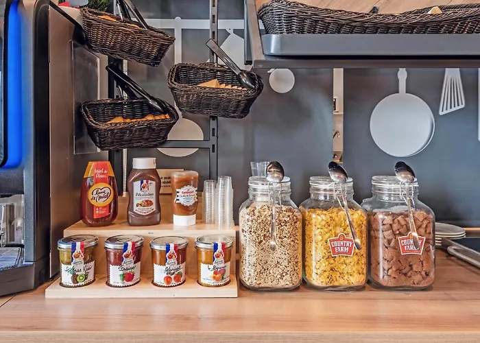 Centre Port De Commerce Hotel 3*