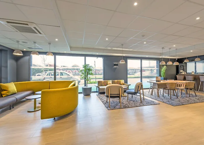 Otel Centre Port De Commerce 3*