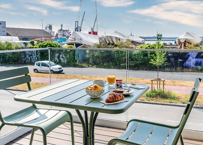 酒店 Centre Port De Commerce 3*